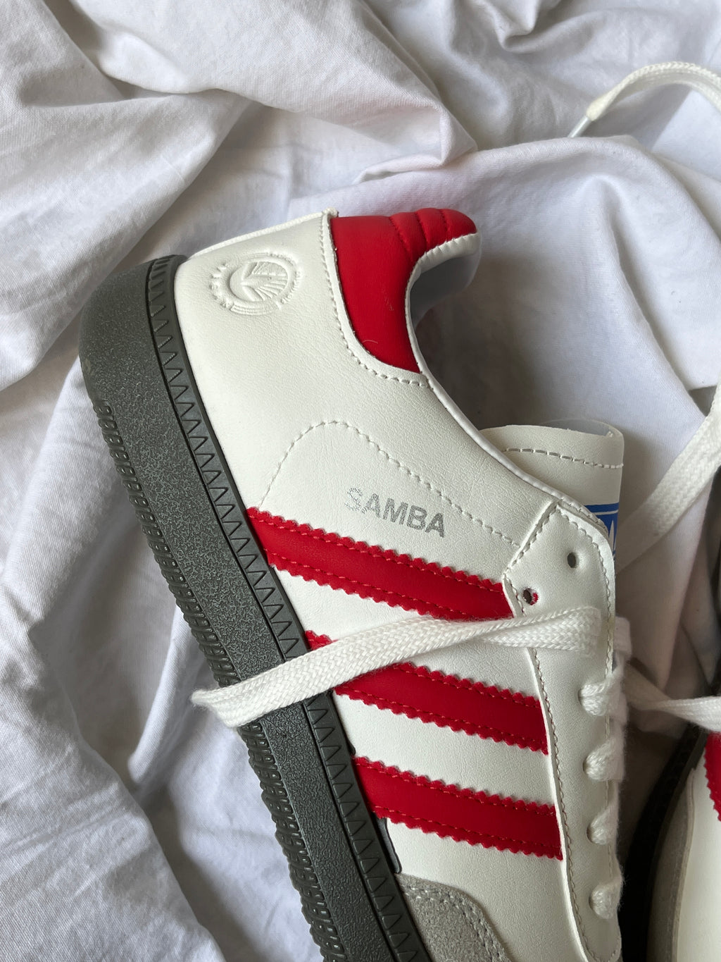 SAMBAS RED AND WHITE