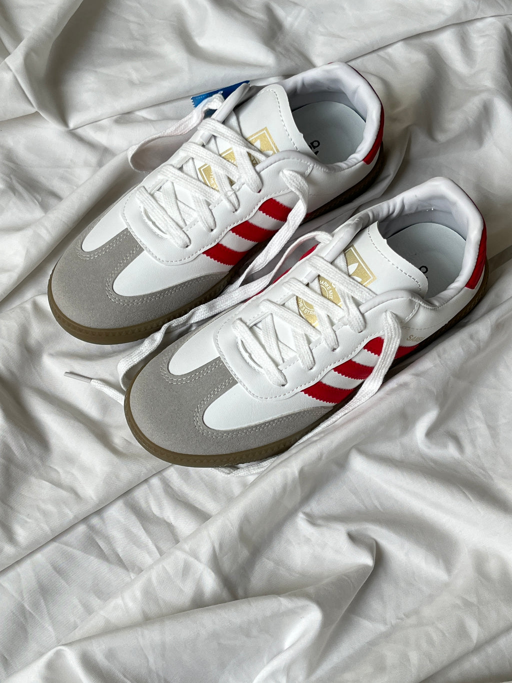 SAMBAS RED AND WHITE