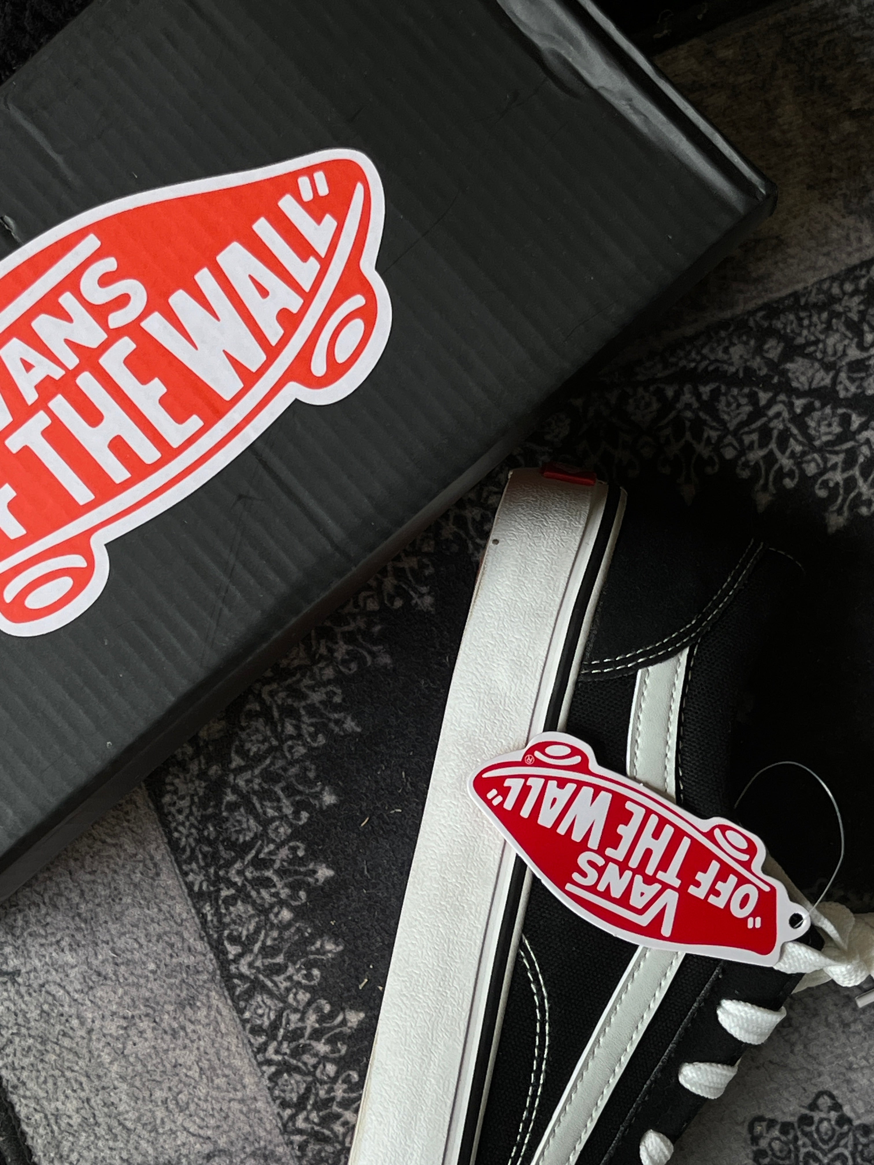 Vans Old Skool – Classic Black & White