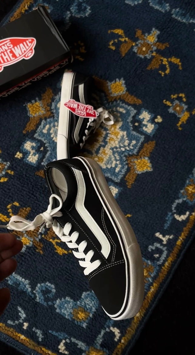 Vans Old Skool – Classic Black & White