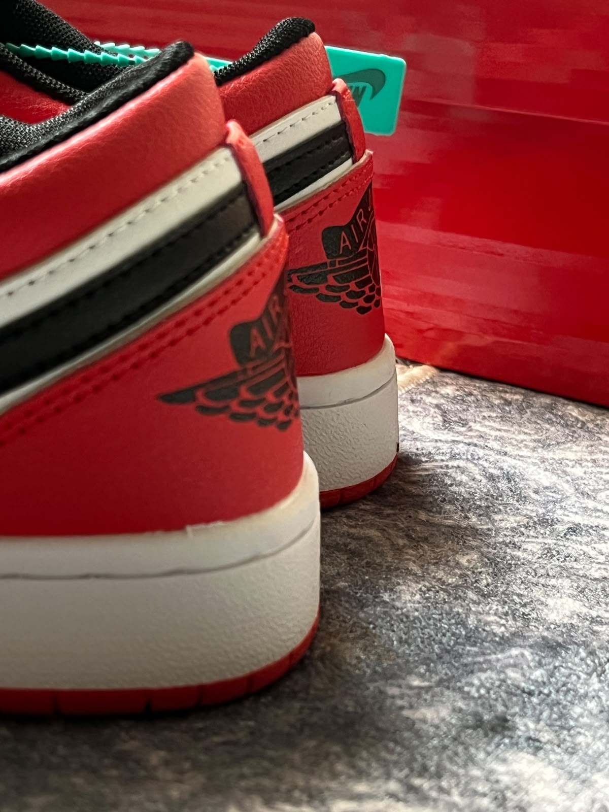 AirJordan 1 Black Toe