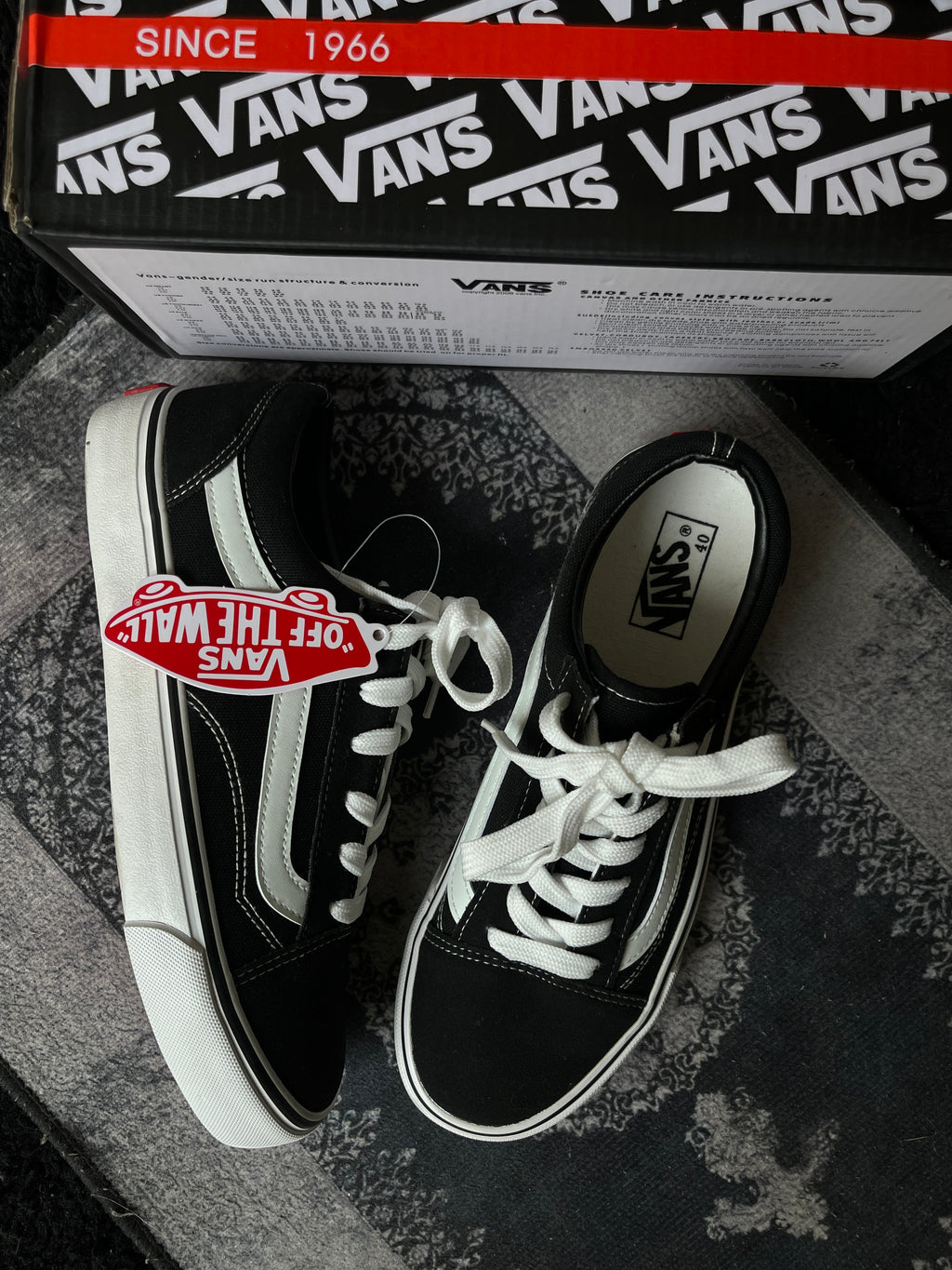 Vans Old Skool – Classic Black & White