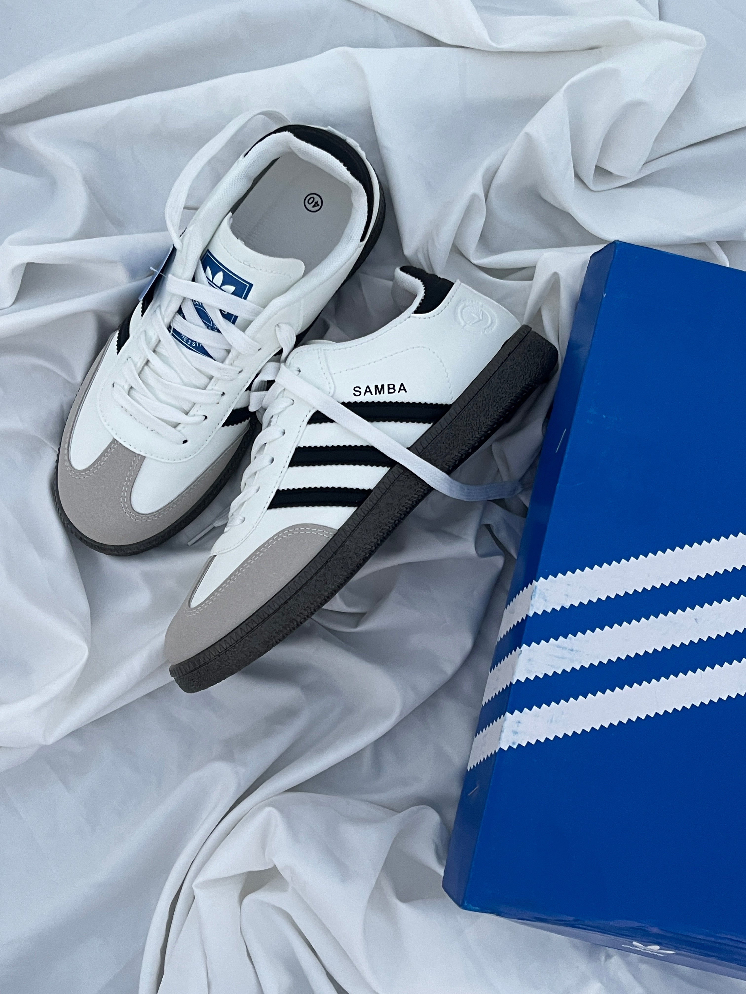 Samba- White / Black - Men
