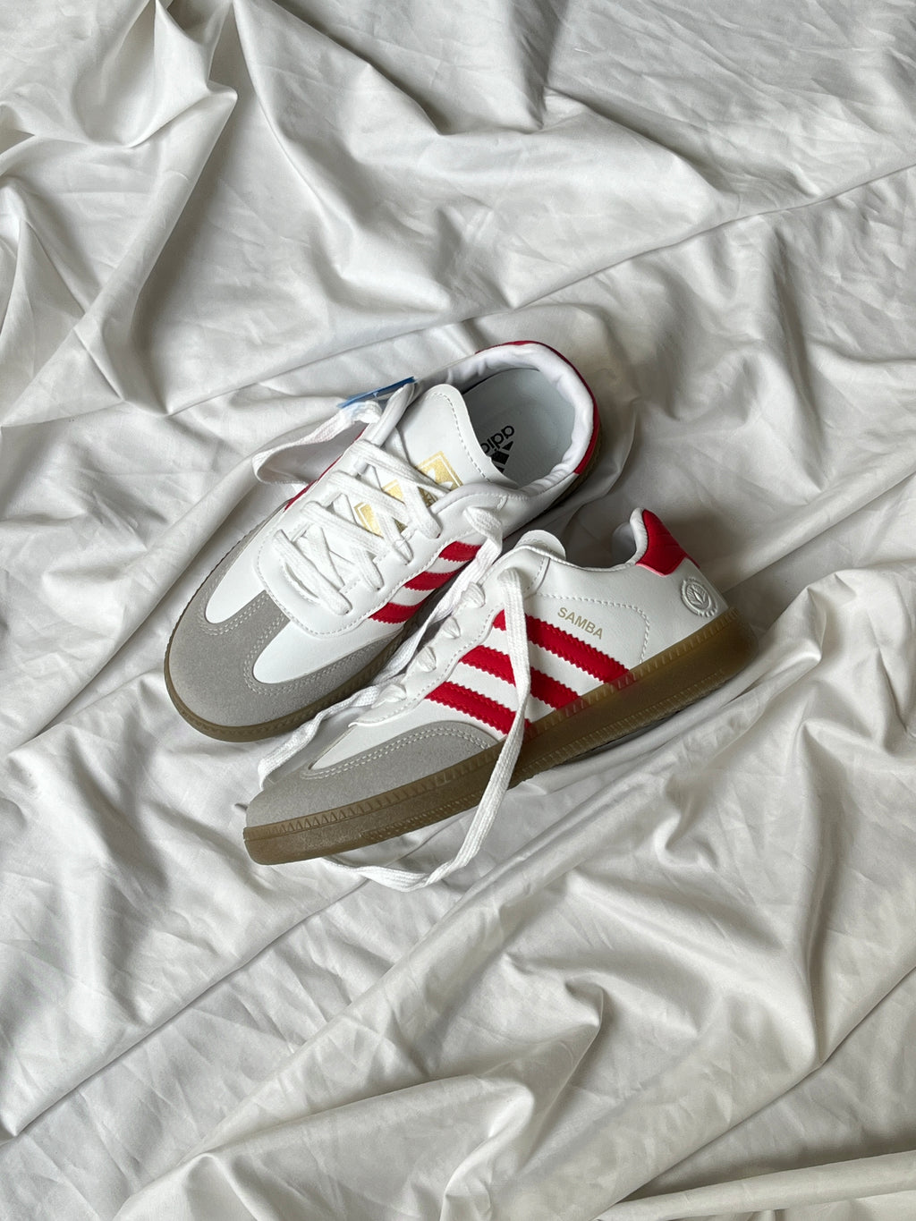 SAMBAS RED AND WHITE