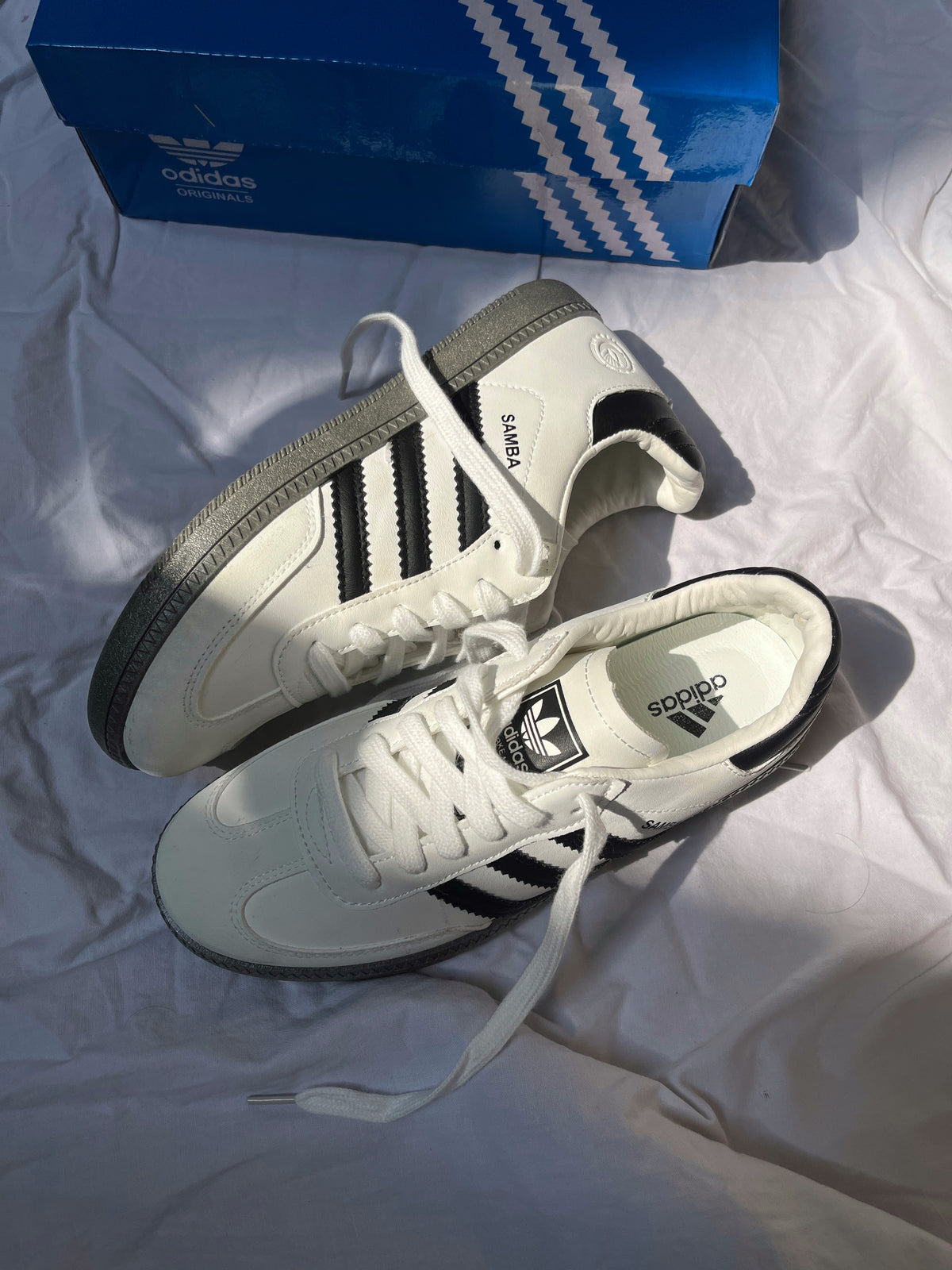 SAMBAS - White