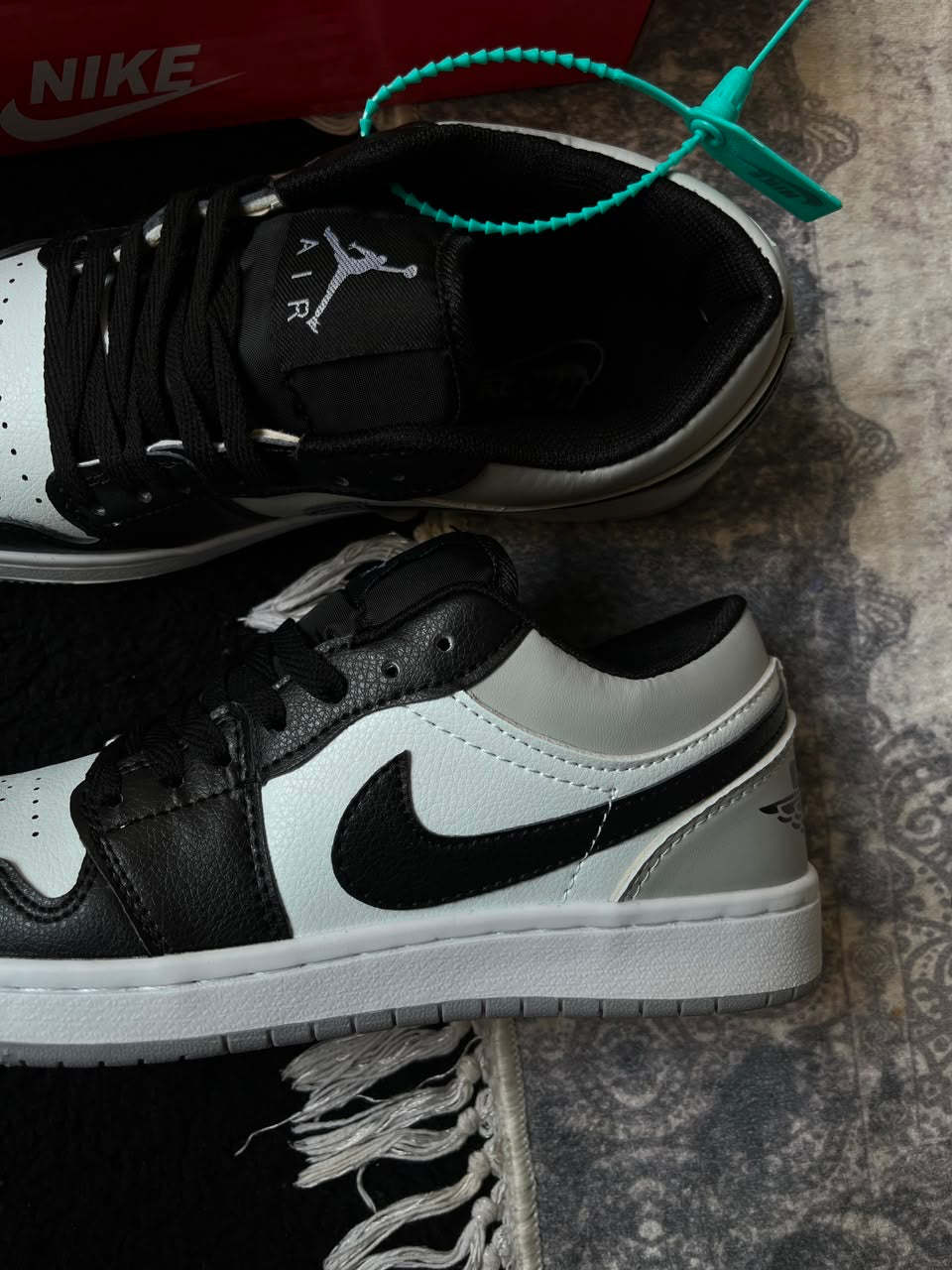 AirJordan 1 Shadow