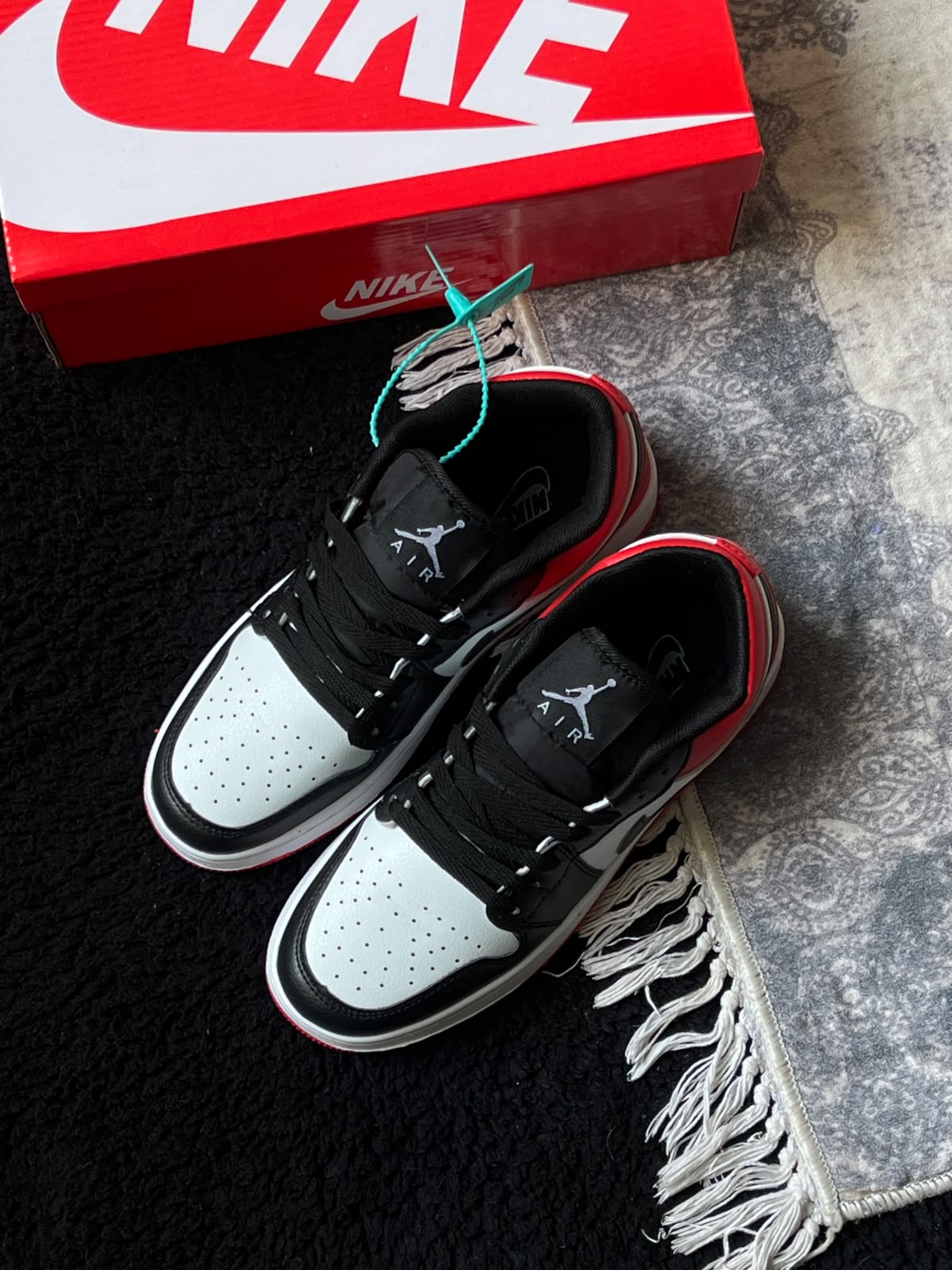 AirJordan 1 Black Toe