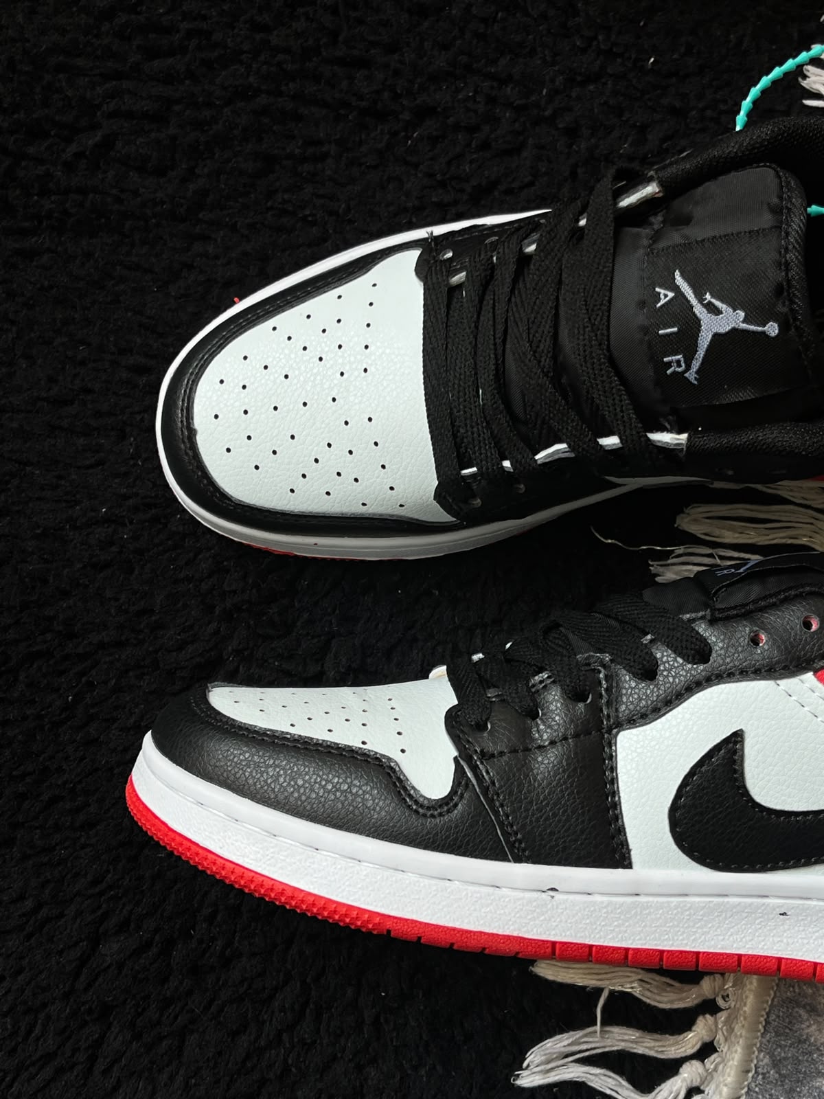 AirJordan 1 Black Toe