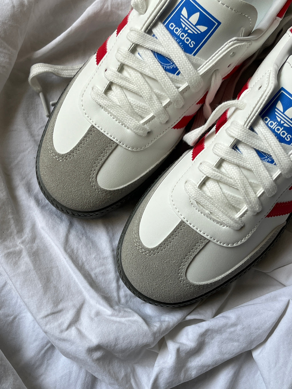 SAMBAS RED AND WHITE