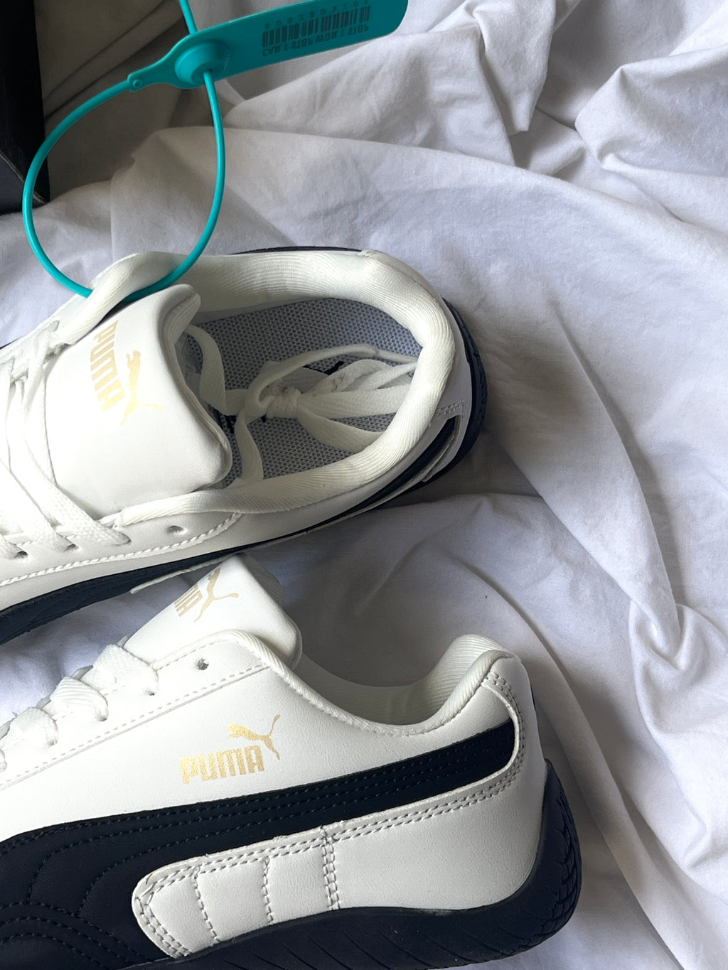 PUMA SPEED CAT (White And Black )