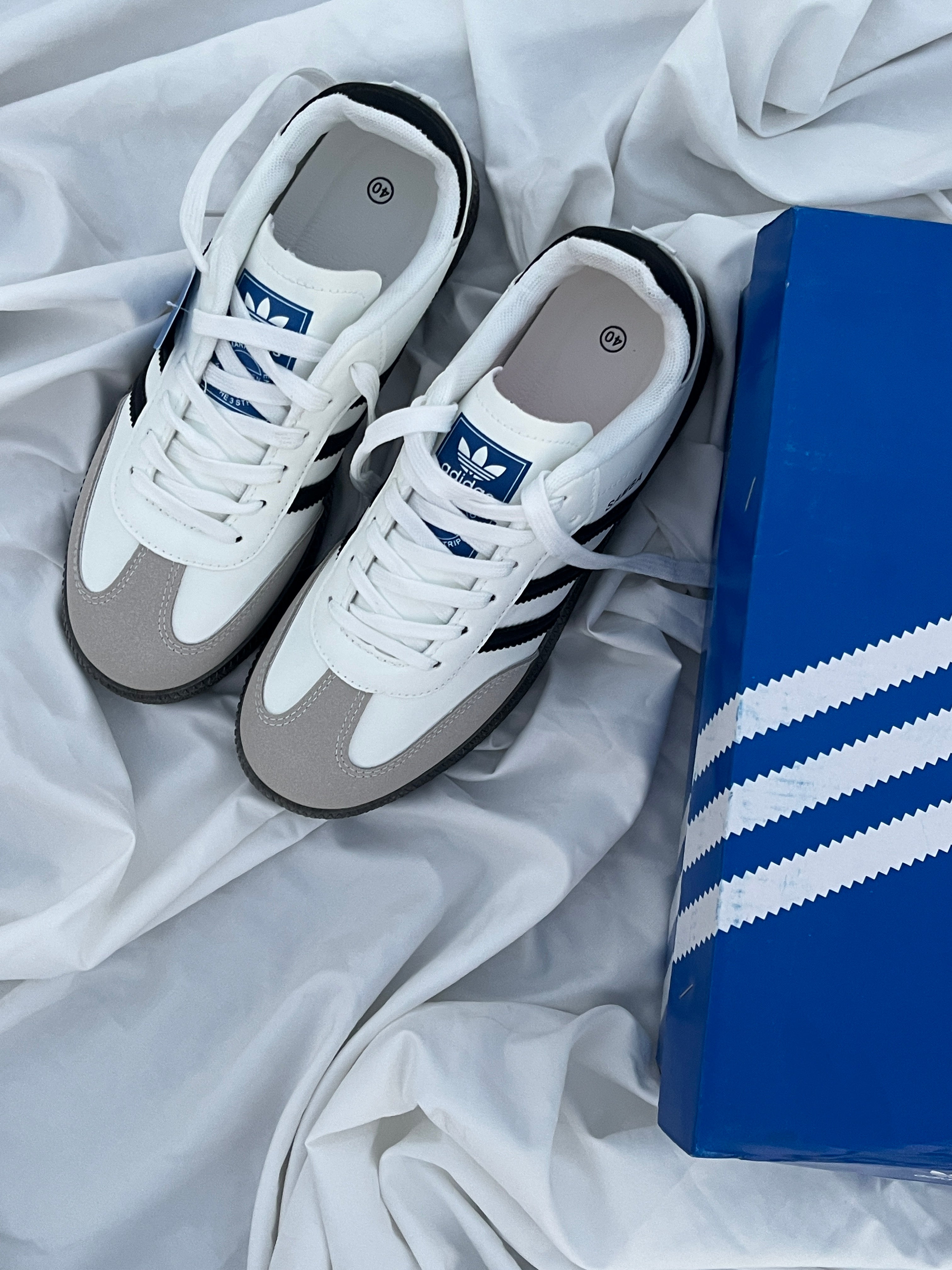 Samba- White / Black - Men