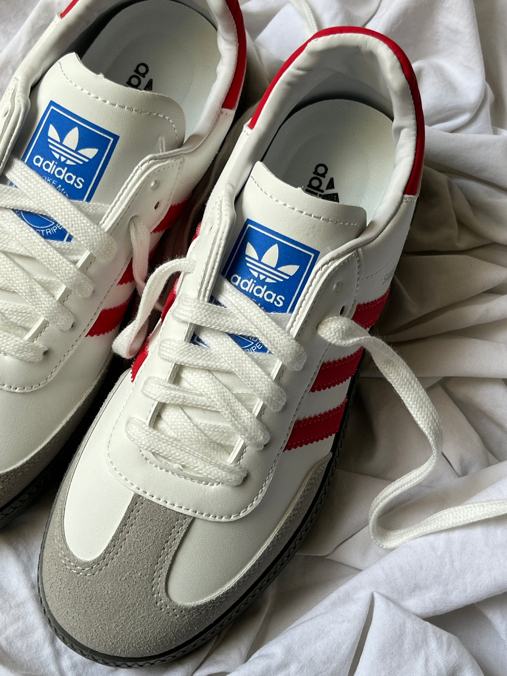 SAMBAS RED AND WHITE
