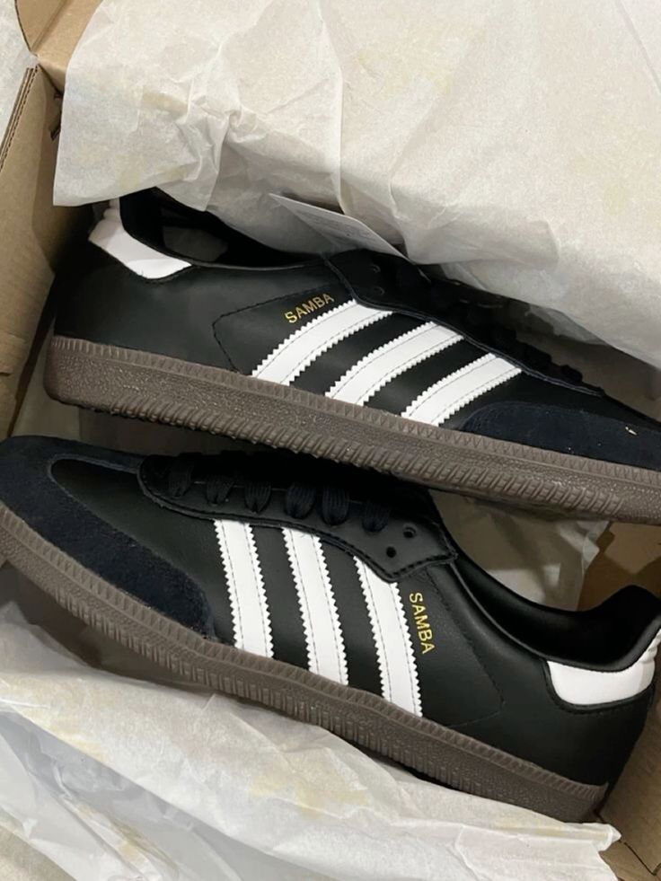 Adidas Samba- Black/White